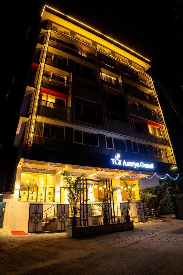 Tgi Ameya Grand Hotel Panadzsi Kültér fotó