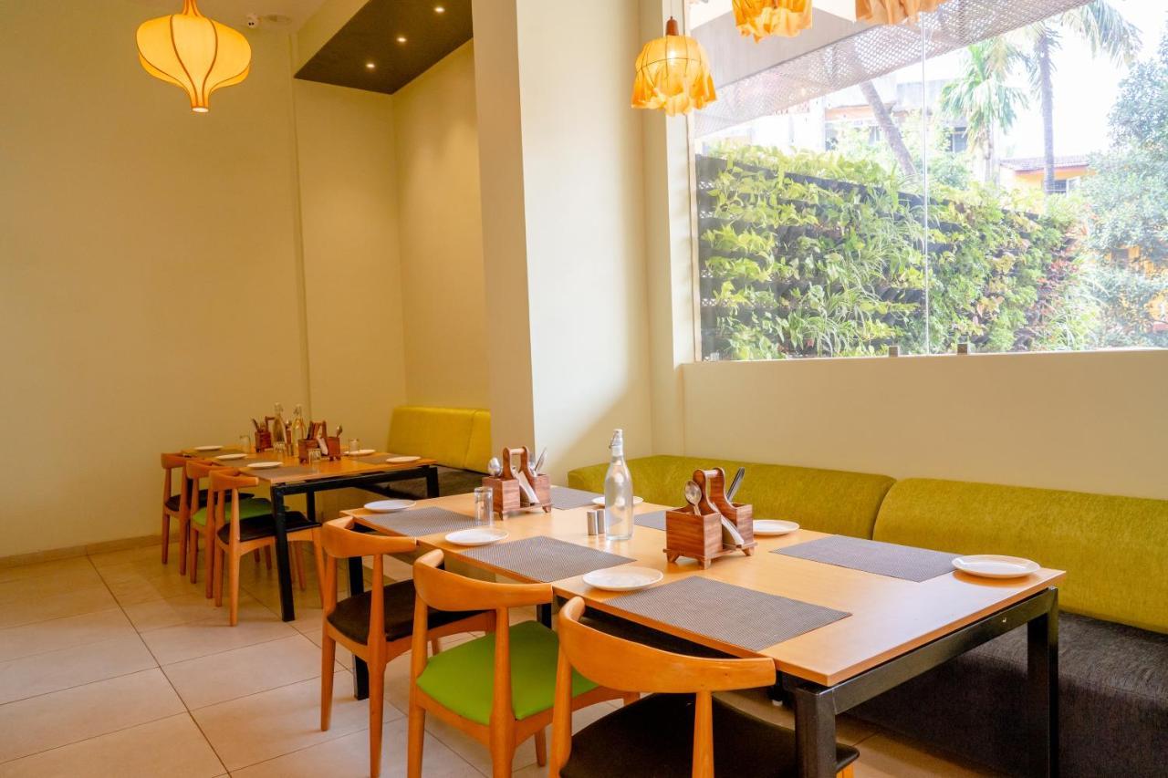 Tgi Ameya Grand Hotel Panadzsi Kültér fotó